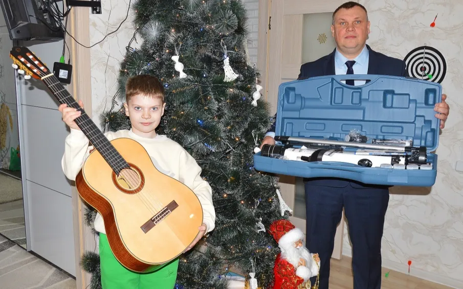 Глава городского округа город Кулебаки Артем Паятелев принял участие во Всероссийской акции «Елка желаний»